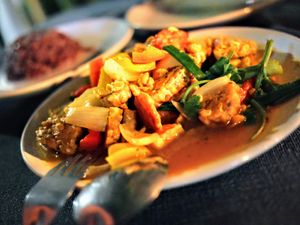 Stir fried curry with tempeh at Pink House Garden in Chiang Mai
