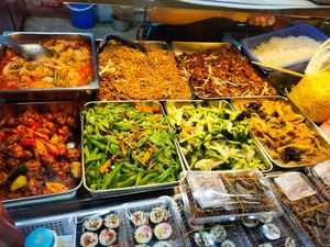 Early morning dishes at Ji Xiang Vegetarian Food 吉祥素食园 - Kim Keat in Central Singapore