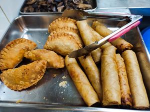 popiah and curry puff at Ji Xiang Vegetarian Food 吉祥素食园 - Kim Keat in Central Singapore