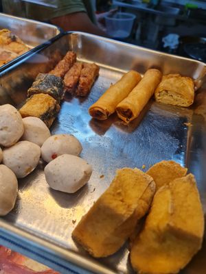 Assorted fried stuff ~ 22/10/21 at Ji Xiang Vegetarian Food 吉祥素食园 - Kim Keat in Central Singapore