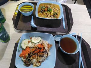 Top: mee rebus, bottom chicken rice. Broth at the side at Shi Song Vegetarian 实颂素食 in West Singapore