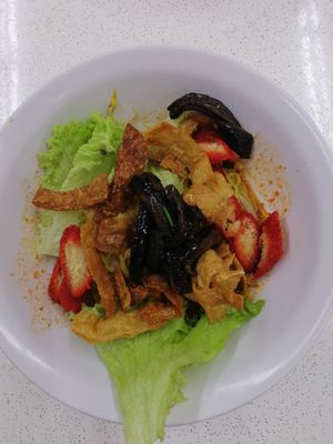 Mushrooms noodles at Shi Song Vegetarian 实颂素食 in West Singapore