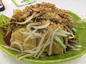 Tofu goreng  at Shi Song Vegetarian 实颂素食 in West Singapore