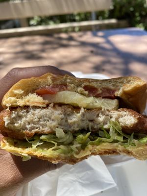 Pineapple chicken sandwich 😋 at Green Leaves in Los Angeles