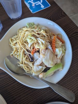 Yakisoba at Green Leaves in Los Angeles