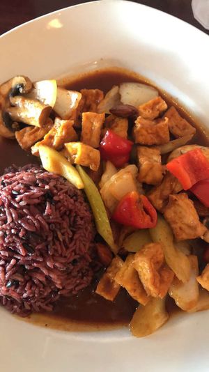 Almond Kung Pao at Green Leaves in Los Angeles