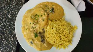 Ají de champiñones at Sinfonia Vegana in Lima