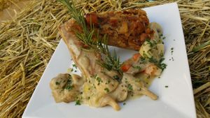 Bread dumplings with mushrooms at Leaf Food in Mannheim