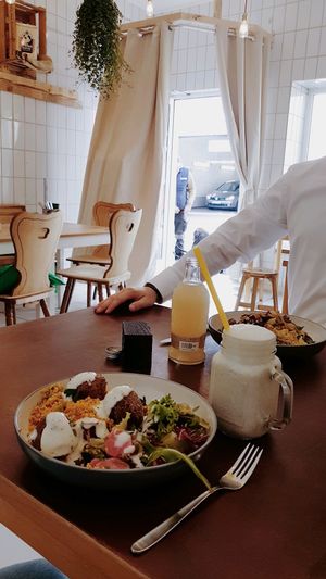 Lupinenreis mit Linsennuggets und Salat at Leaf Food in Mannheim