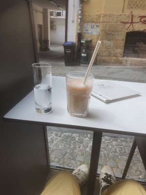 Apple/Cinnamon Milkshake with Rice Milk at Vis a Vis Vincek Cake and Ice Cream in Zagreb