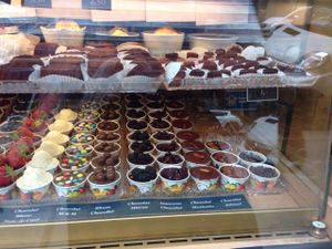 Displays at Süssi Salon de Thé Francais in Vienna