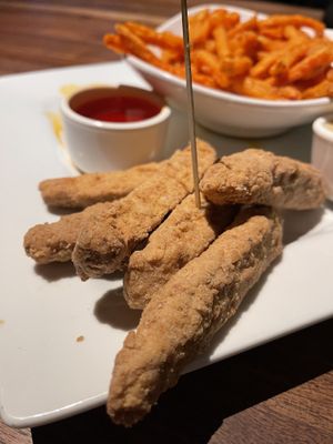 Gardein Chkn Tenders with Nashville Hot oil ots  at Yard House in Indianapolis