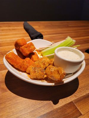 Vegan wings at Yard House in Indianapolis