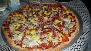 pizza hawallana at Veggies Pizza in Alajuela
