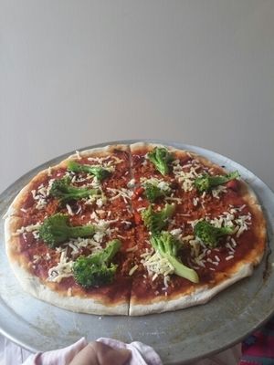 pizza de brocoli at Veggies Pizza in Alajuela