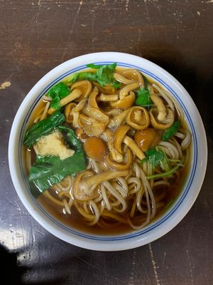 soba with spinach and mushroom  at Ebisu Soba in Takayama