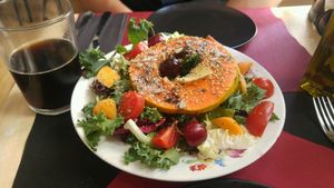 vegan alkaline salad, first course of the menu  at El Pati de la Veina in Girona