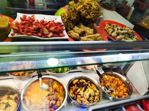 Fried items at San De Vegetarian 三德 - Sembawang Dr in North Singapore