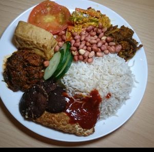 cafe launched a premium Nasi lemak last sat; 9 dishes !!! at Blue Bistro SG Cafe in Central Singapore