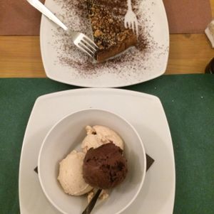 chocolate hazelnut pie, peanut and chocolate gelato (vegan!) at Bio e Te in Siena