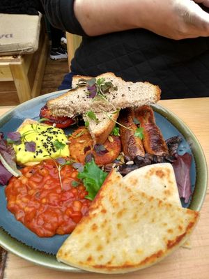 Full breakfast at Bonobo Cafe in Aberdeen