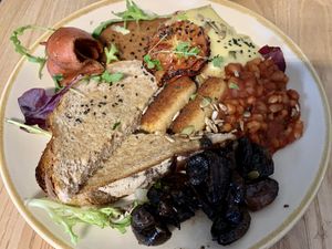 Fry up at Bonobo Cafe in Aberdeen