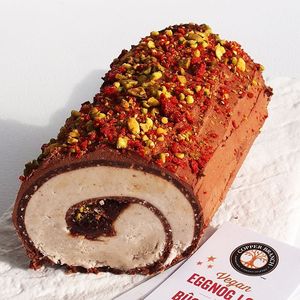Holiday Vegan Eggnog Log 2019 / Bûche du temps des fêtes végane à saveur de lait de poule 2019 at Copper Branch - Catherine O in Montreal