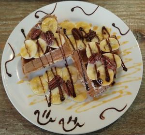 Waffles with pecans and banana at LN Fortunate Coffee in Hong Kong Island
