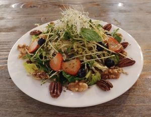 Cheerful Nutty Carnival Salad 歡喜堅果嘉年華 at LN Fortunate Coffee in Hong Kong Island