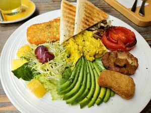 All-day breakfast at LN Fortunate Coffee in Hong Kong Island