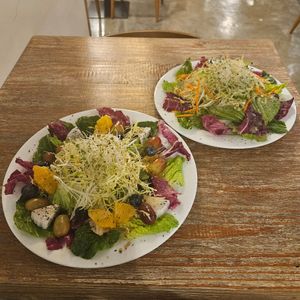 Avocado & Mixed Green Salad and Fresh Fruit & Mixed Green Salad at LN Fortunate Coffee in Hong Kong Island
