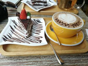 Mocha and vegan chocolate strawberry cake at LN Fortunate Coffee in Hong Kong Island