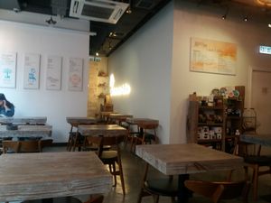 LN at LN Fortunate Coffee in Hong Kong Island