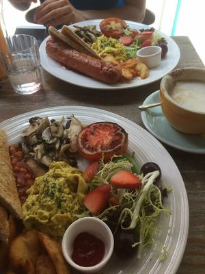 Vegan breakfast at LN Fortunate Coffee in Hong Kong Island