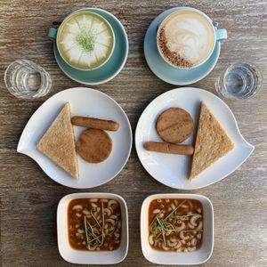 Symmetry breakfast at LN Fortunate Coffee in Hong Kong Island