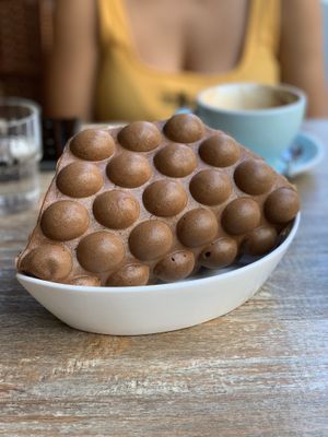 Chocolate egg-style waffles at LN Fortunate Coffee in Hong Kong Island