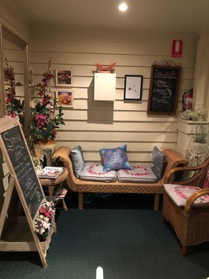 Entrance alcove at Khao Jao Thai in Woodend