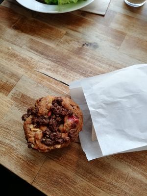 Apple-Chai muffin  at Queen of Muffins - Pohlstrasse in Berlin