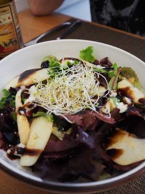 Sallad at Beagle in Sabadell