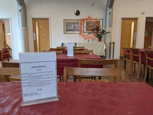 Room at Thenga Cafe in London