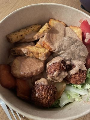 Tofu falafel vegan plate  at Sahara Imbiss - Herrfurthstr in Berlin