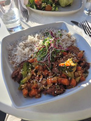 Général tao at La Vie La Vie Comptoir Sante in Saint-hyacinthe