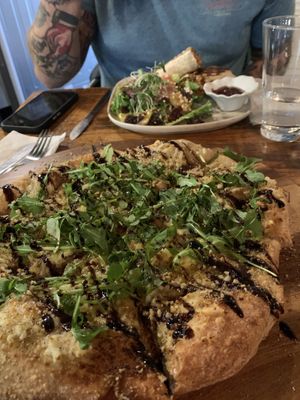 Pizza et Wrap carnivore  #Veganuary at La Vie La Vie Comptoir Sante in Saint-hyacinthe