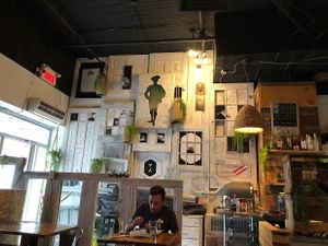   at La Vie La Vie Comptoir Sante in Saint-hyacinthe