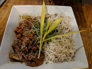 Shiitake General Tao at La Vie La Vie Comptoir Sante in Saint-hyacinthe