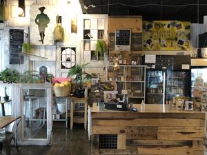 Inside at La Vie La Vie Comptoir Sante in Saint-hyacinthe