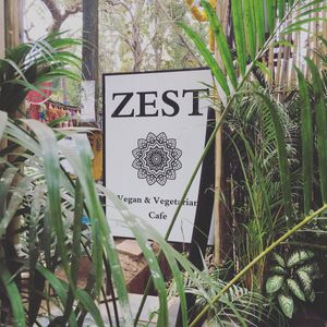 Zest logo at the entrance at Zest in Palolem