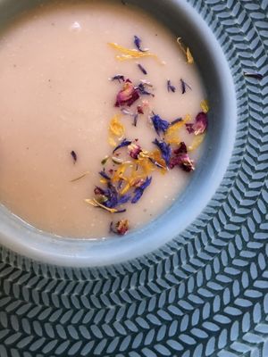 Apfel-Sellerie Suppe at Zwei und Zwanzig in Geisenheim