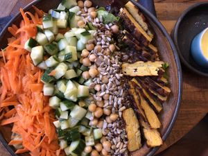 Bowl als Hauptspeise at Zwei und Zwanzig in Geisenheim