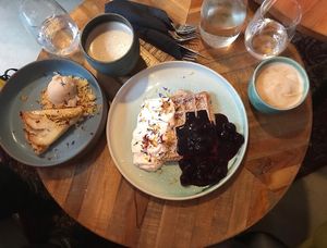 Dessert and coffee  at Zwei und Zwanzig in Geisenheim